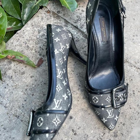 Authentic Louis Vuitton Navy Denim Monogram Pointed Toe Buckle Heels EU 38